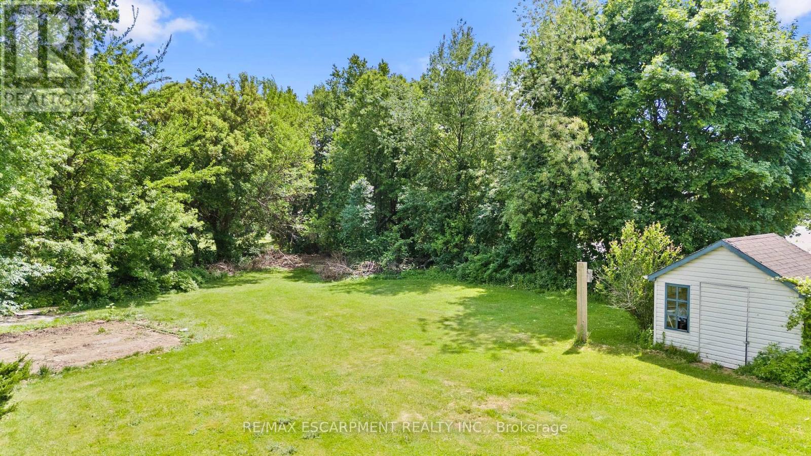 404 HAMILTON DRIVE - 43