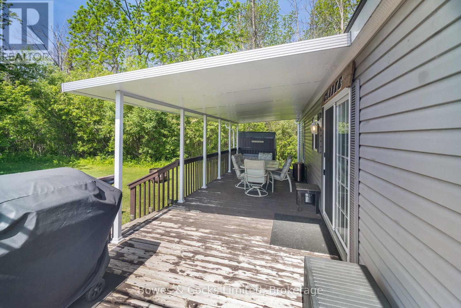 14 LAWSON CRES. - 1235 VILLIERS LINE - 11