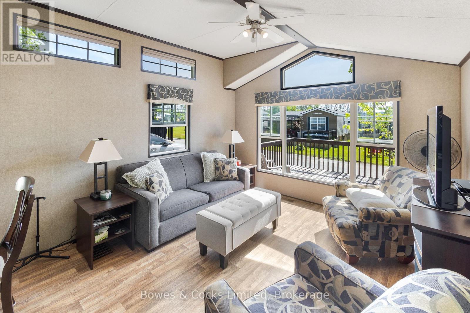 14 LAWSON CRES. - 1235 VILLIERS LINE - 18