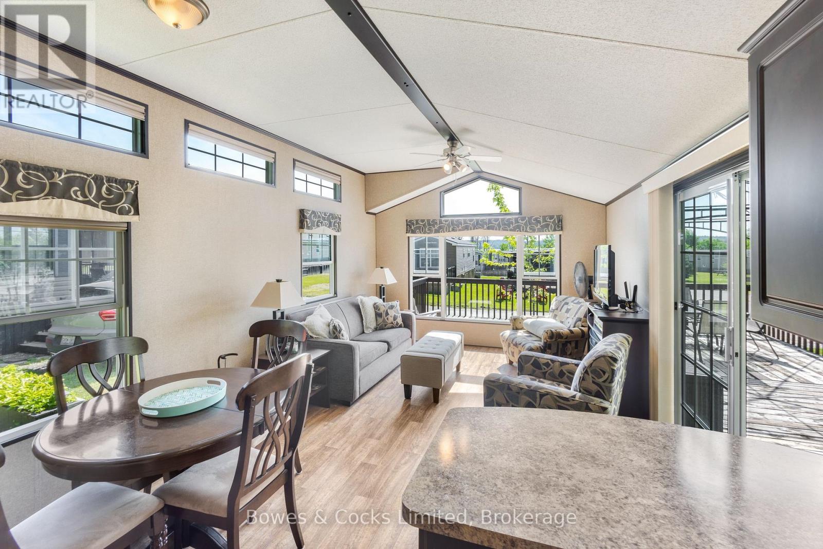 14 LAWSON CRES. - 1235 VILLIERS LINE - 22