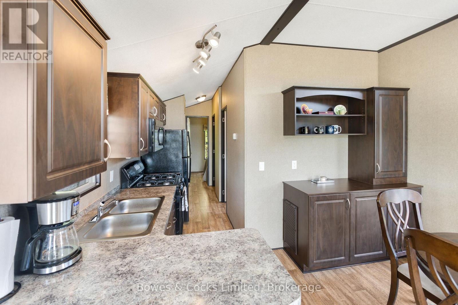 14 LAWSON CRES. - 1235 VILLIERS LINE - 24