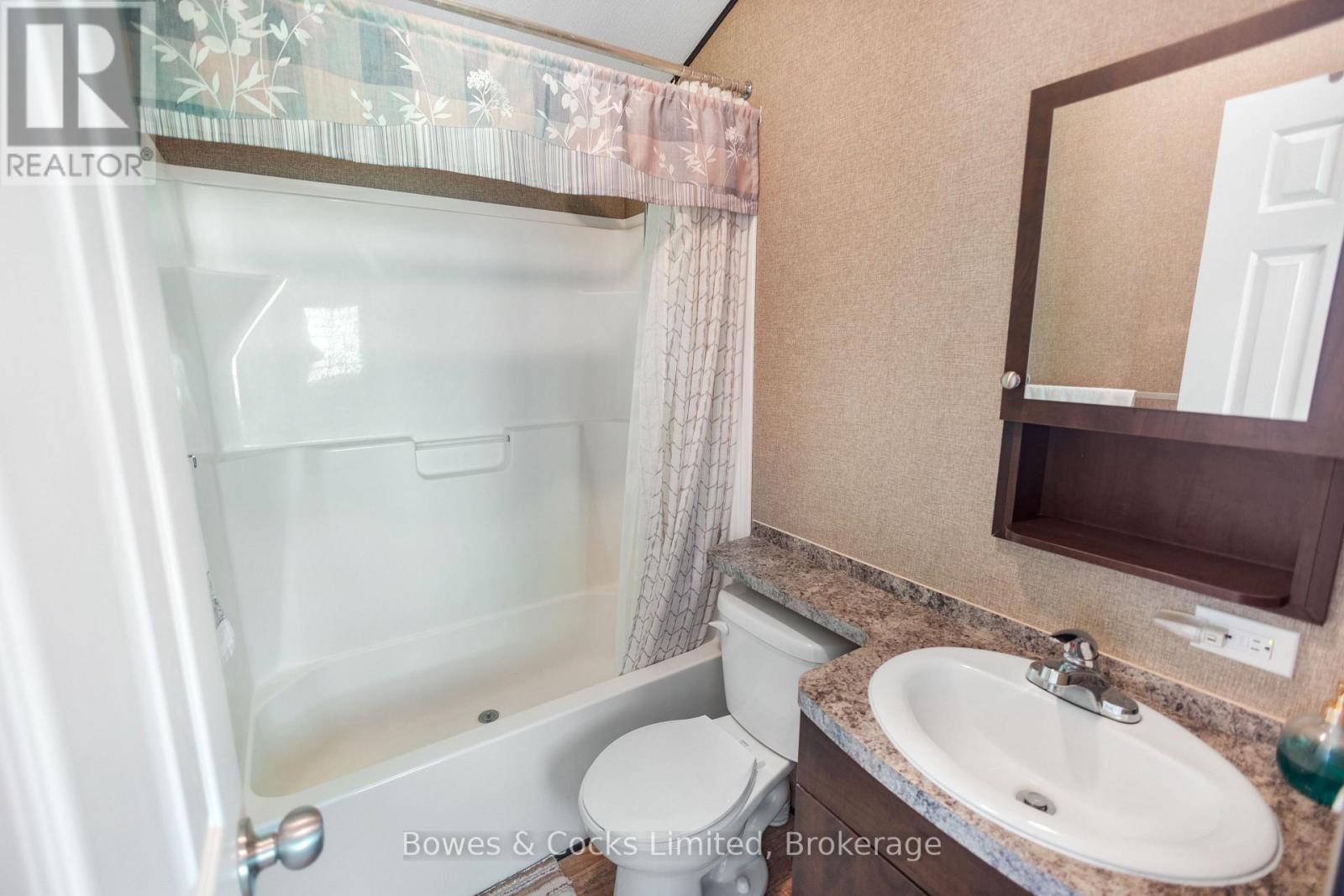 14 LAWSON CRES. - 1235 VILLIERS LINE - 28
