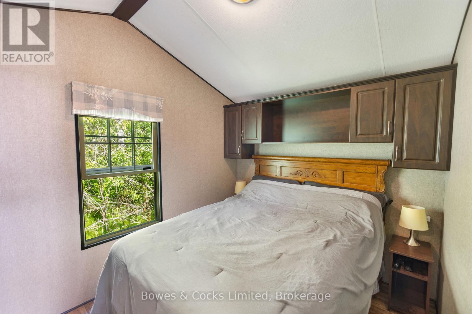 14 LAWSON CRES. - 1235 VILLIERS LINE - 29