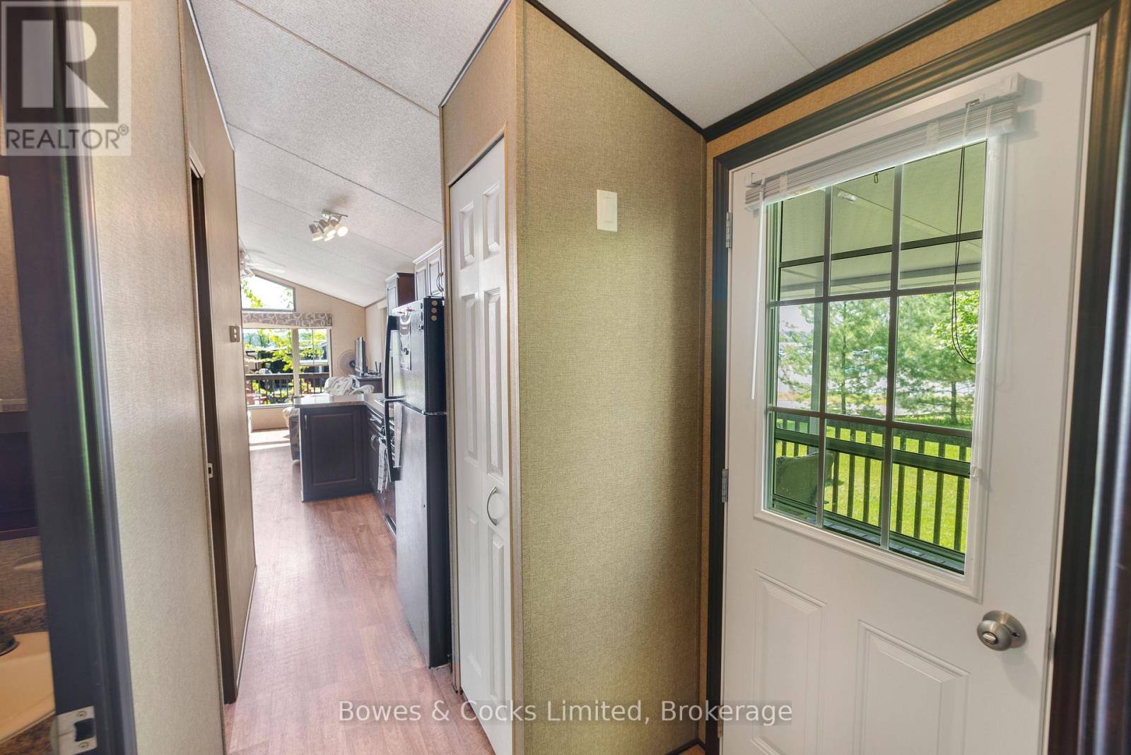14 LAWSON CRES. - 1235 VILLIERS LINE - 31