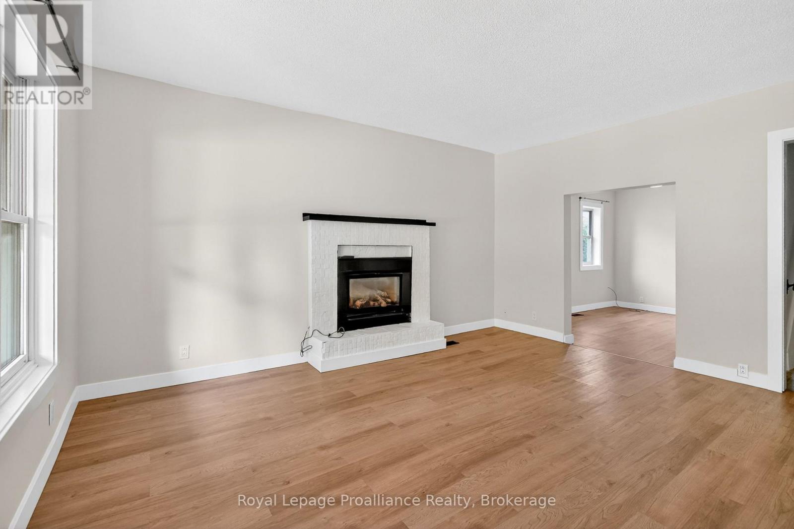 123 MAIN STREET - 23
