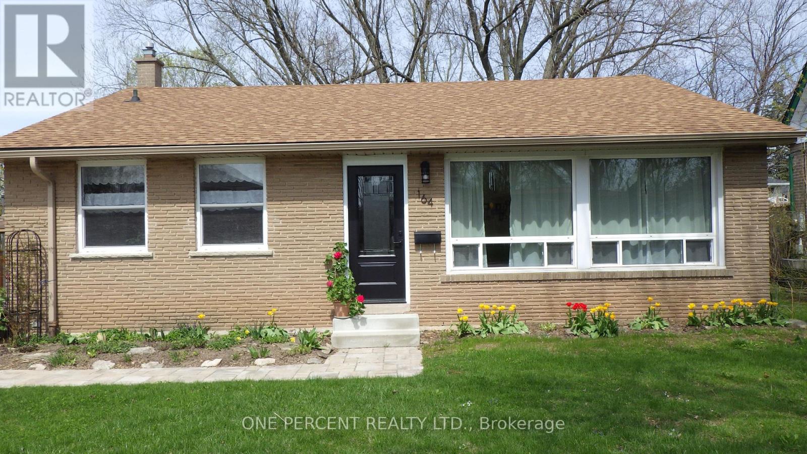 164 REDFORD CRESCENT - 1