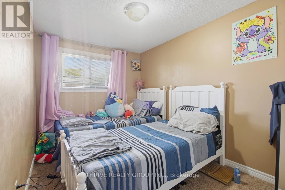 #40 1095 JALNA BOULEVARD - 22