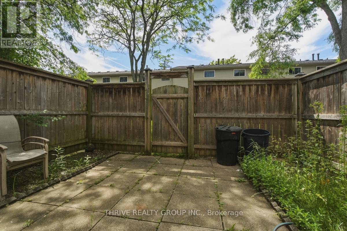#40 1095 JALNA BOULEVARD - 28