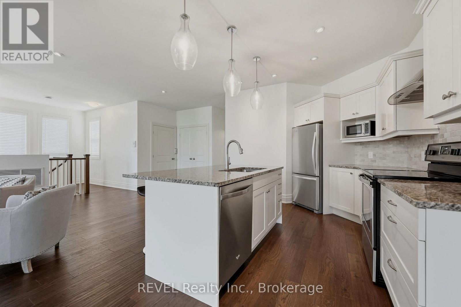 #S14 14 ST. ANDREWS LANE S - Image 15