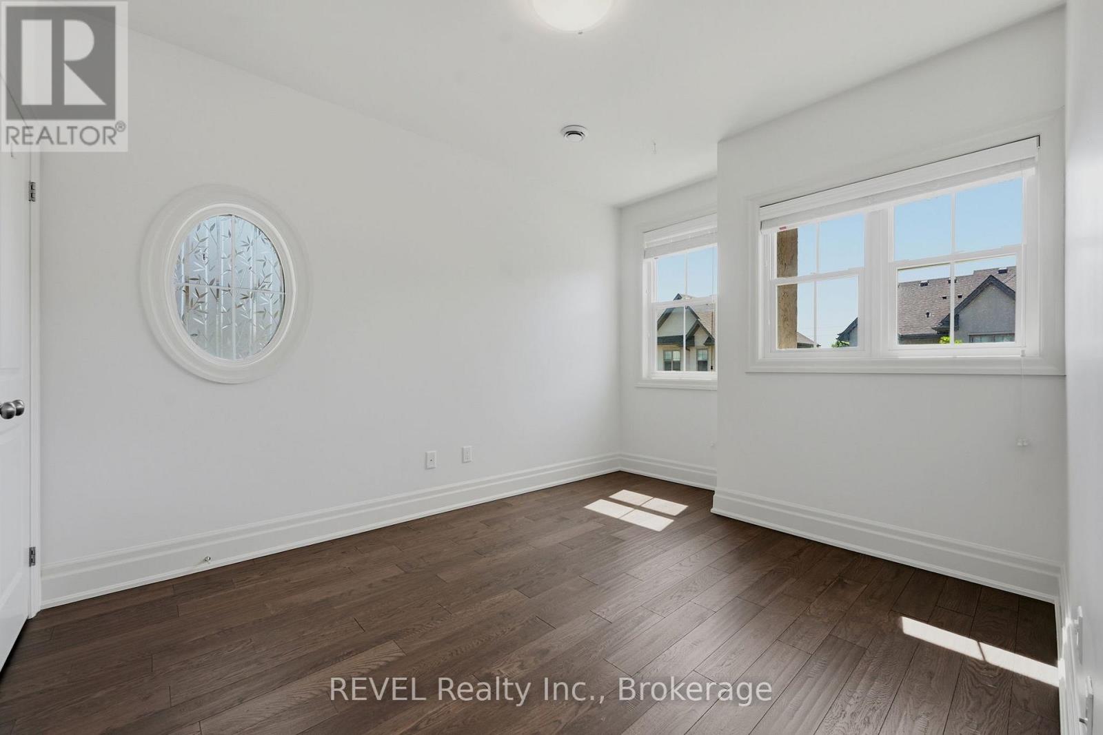 #S14 14 ST. ANDREWS LANE S - Image 22