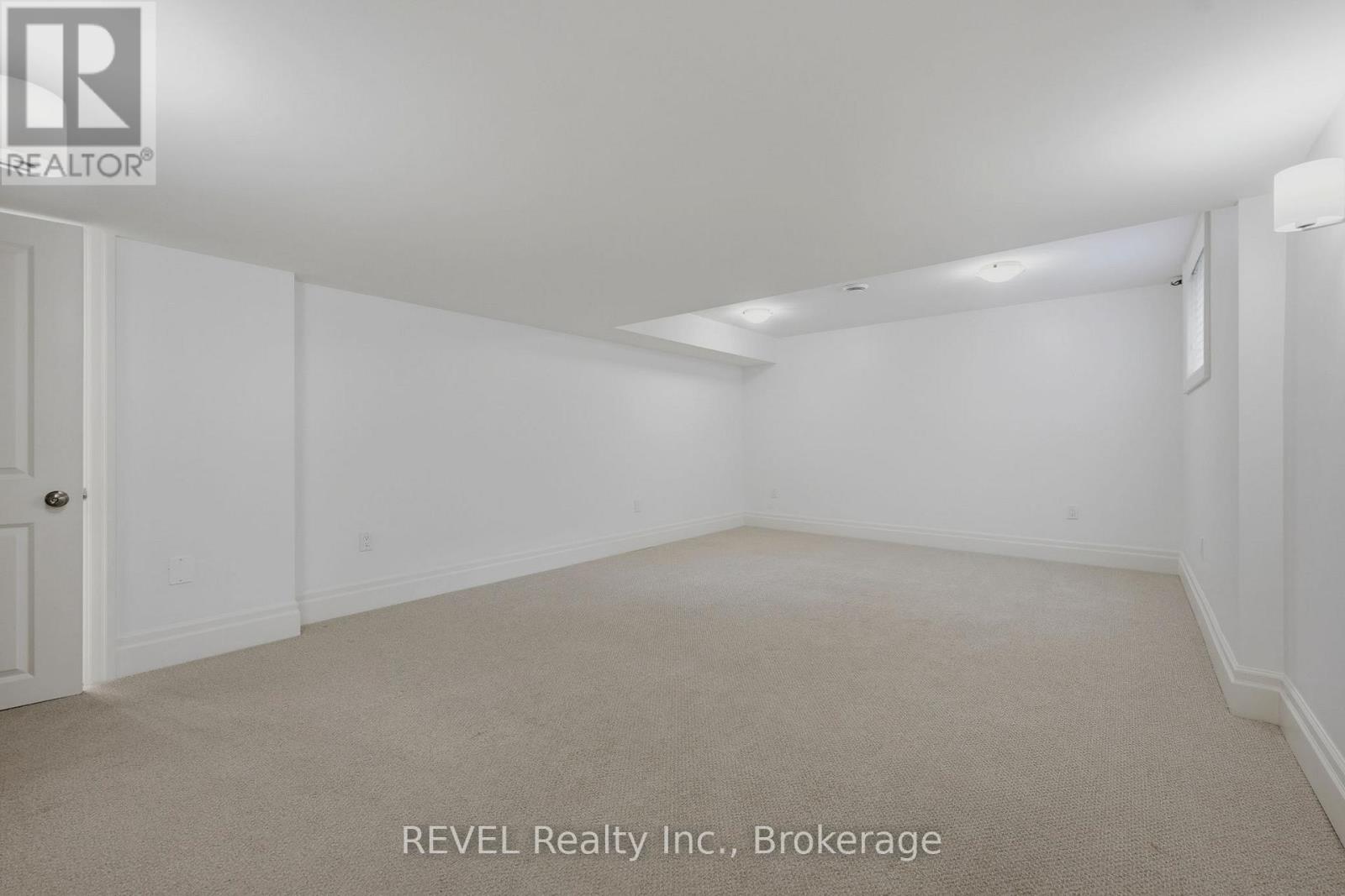 #S14 14 ST. ANDREWS LANE S - Image 34