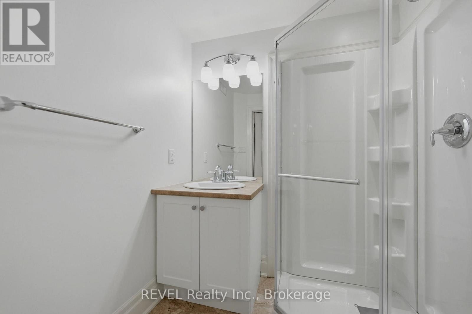 #S14 14 ST. ANDREWS LANE S - Image 36