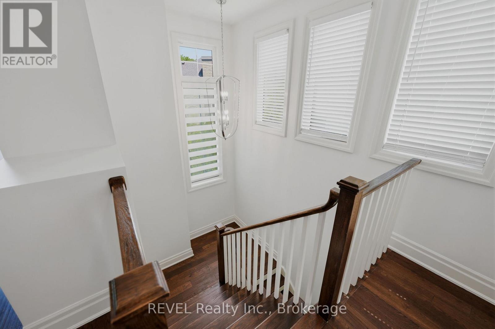 #S14 14 ST. ANDREWS LANE S - Image 9