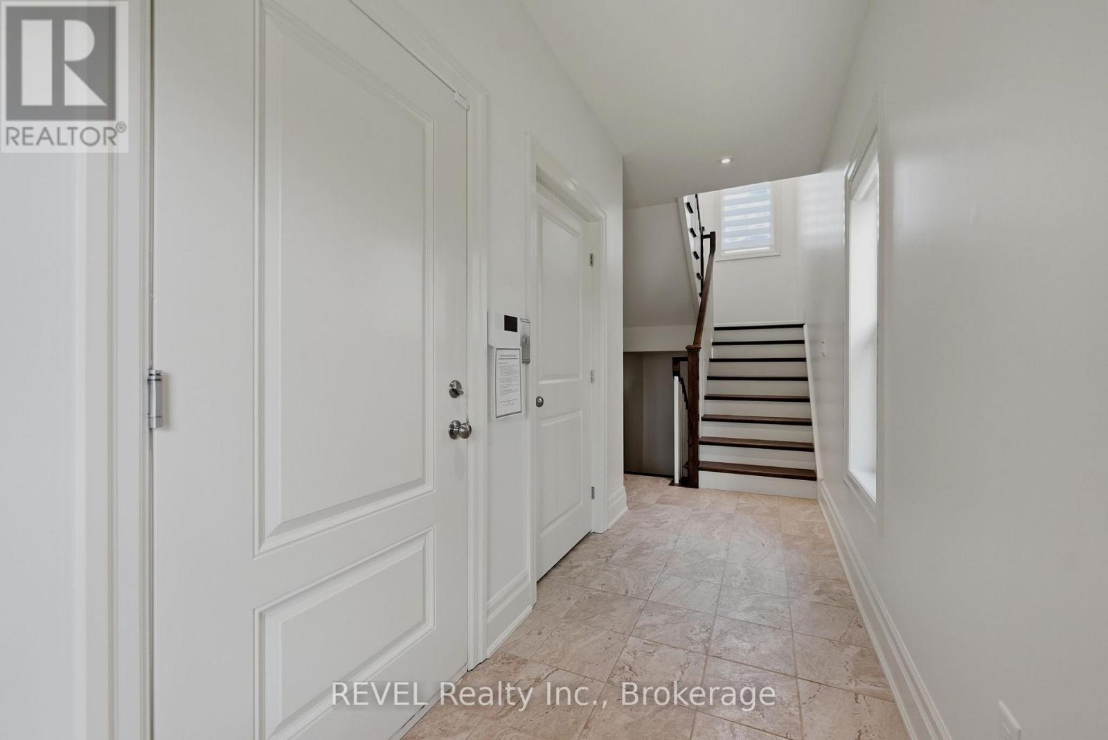 #S14 14 ST. ANDREWS LANE S - Image 7