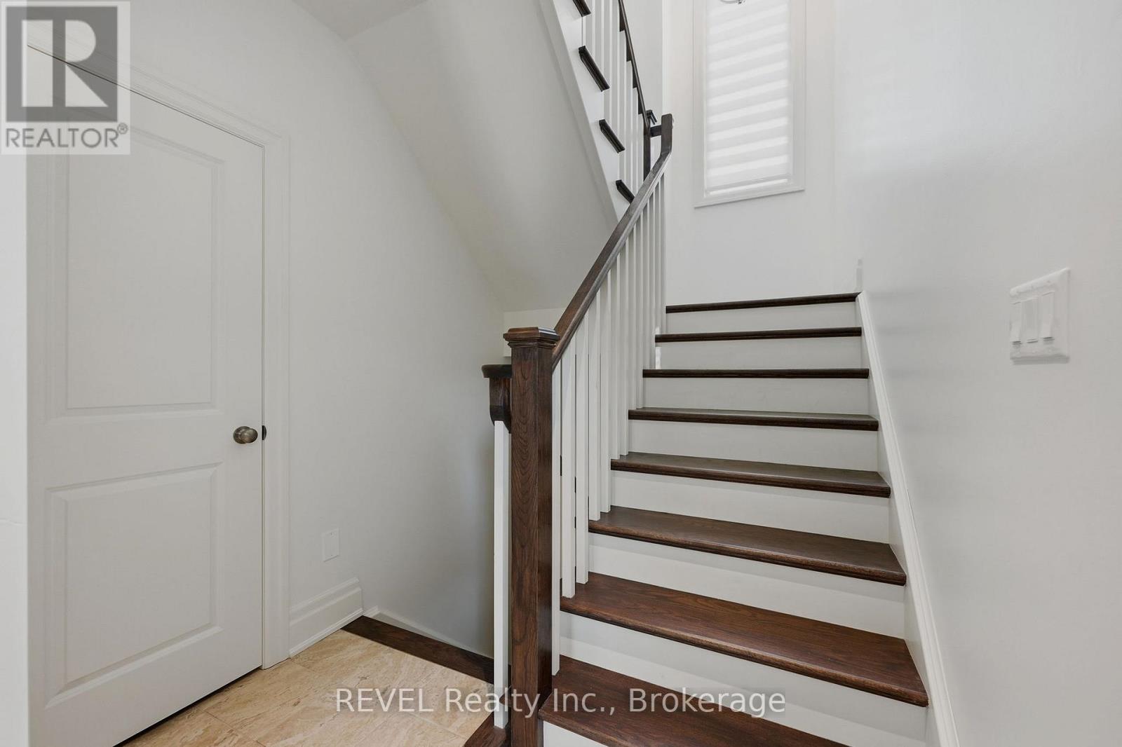 #S14 14 ST. ANDREWS LANE S - Image 8