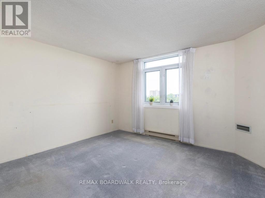 #715 1025 GRENON AVENUE - 15