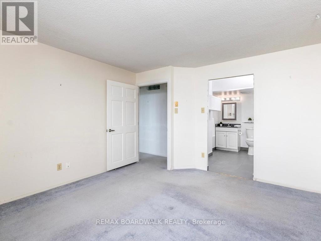 #715 1025 GRENON AVENUE - 16