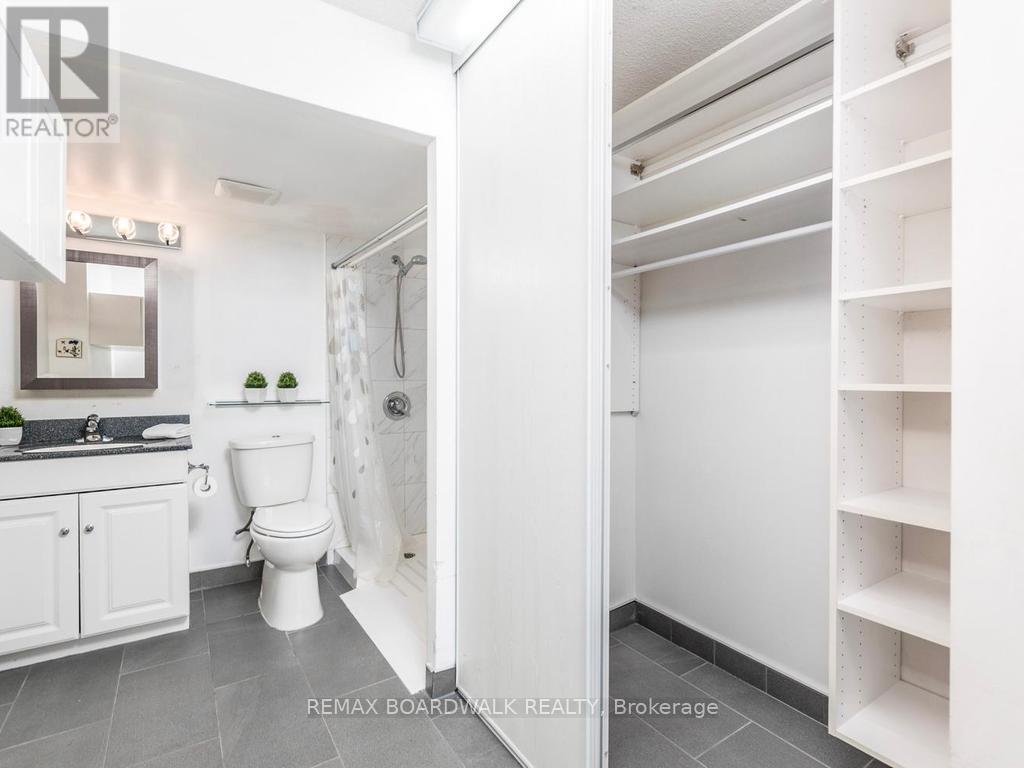 #715 1025 GRENON AVENUE - 17
