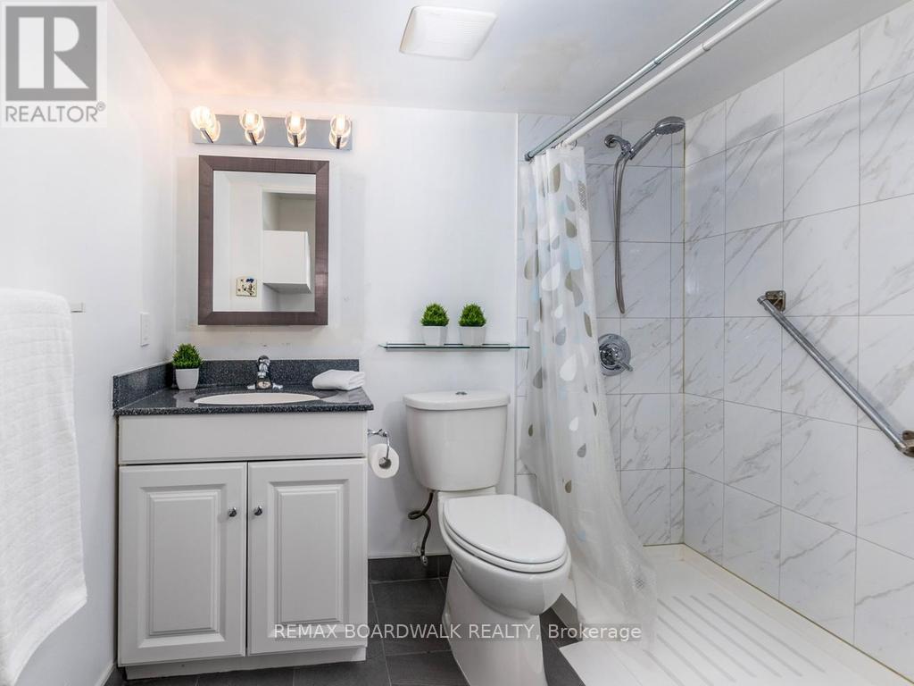 #715 1025 GRENON AVENUE - 19