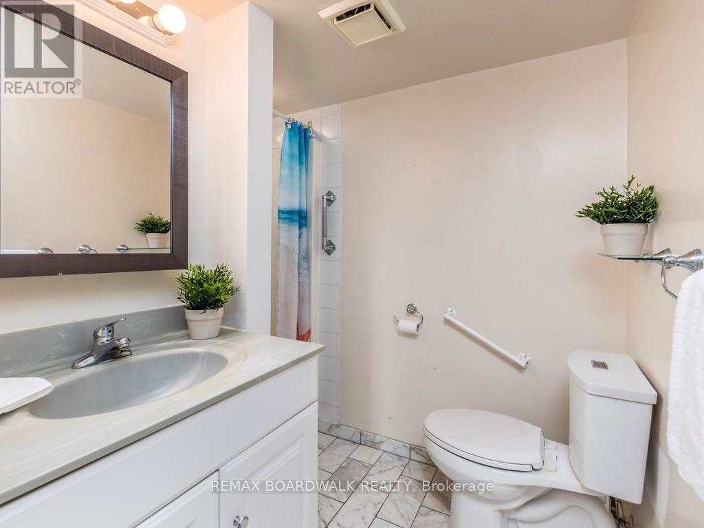 #715 1025 GRENON AVENUE - 22