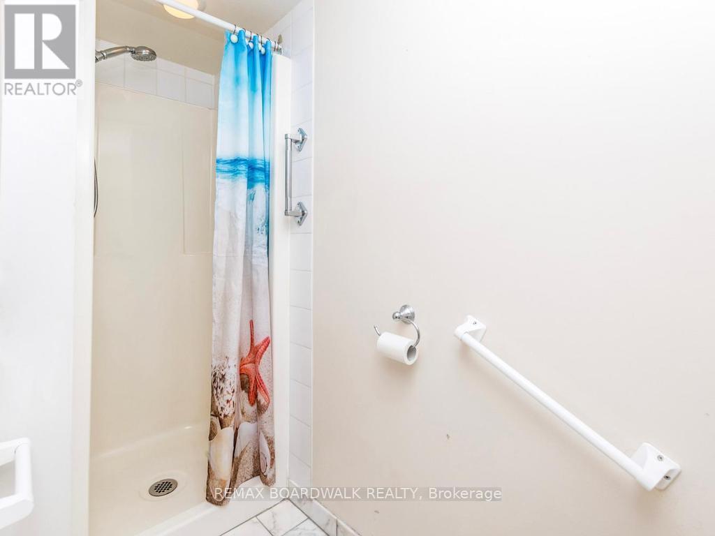 #715 1025 GRENON AVENUE - 23