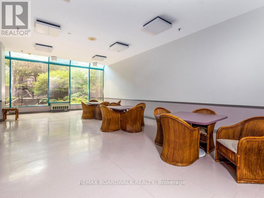 #715 1025 GRENON AVENUE - 28