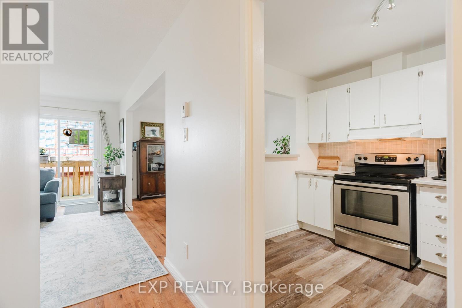 3 Bed, 2 Bath House for Sale in Ottawa – 53 – 3415 UPLANDS DRIVE, Ottawa – MLS# X13422358 - Image 11
