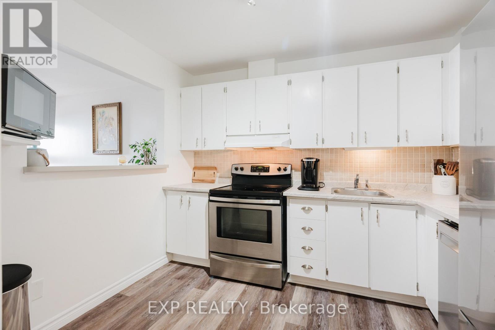 3 Bed, 2 Bath House for Sale in Ottawa – 53 – 3415 UPLANDS DRIVE, Ottawa – MLS# X13422358 - Image 9