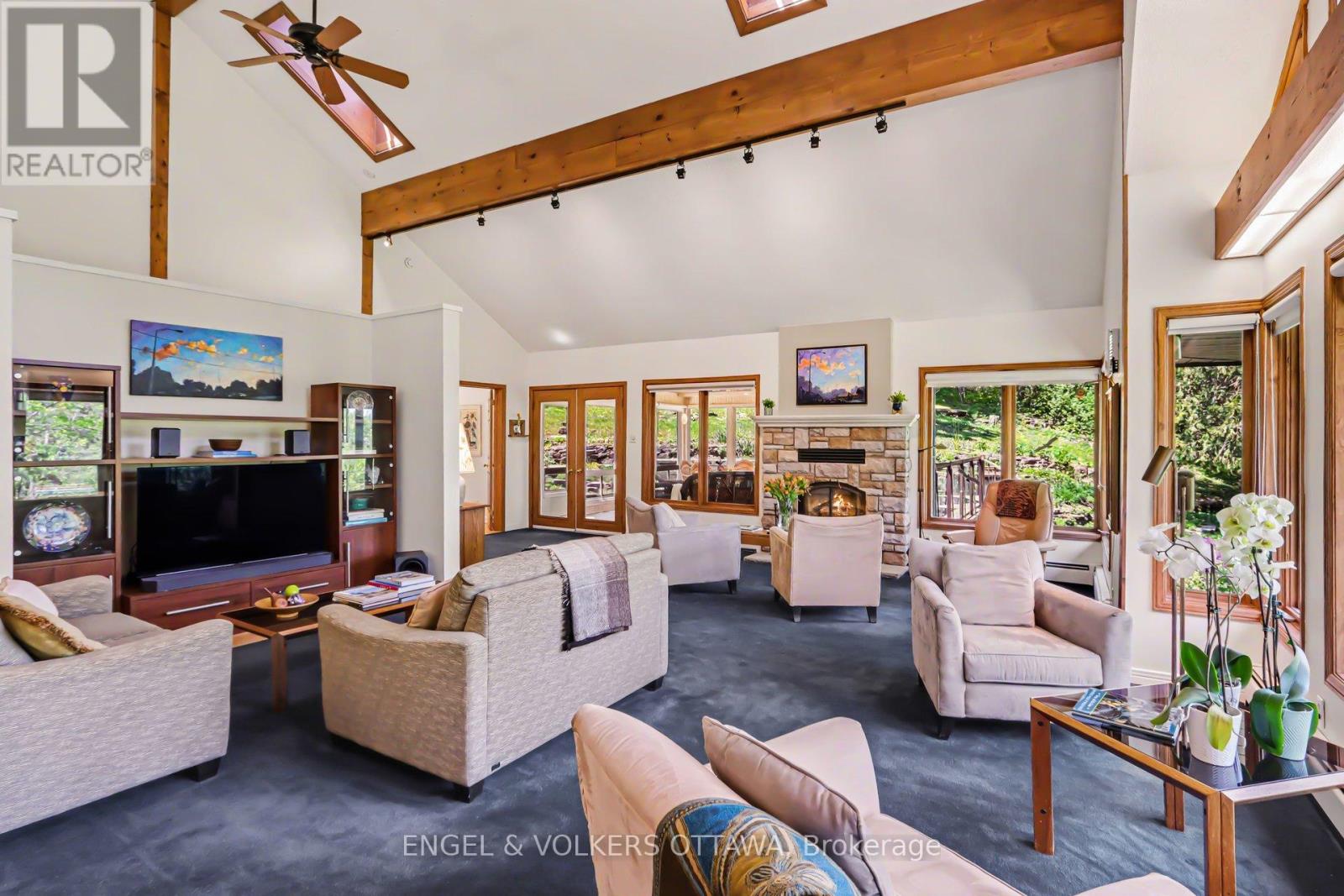 4637 NORTHWOODS DRIVE - 17