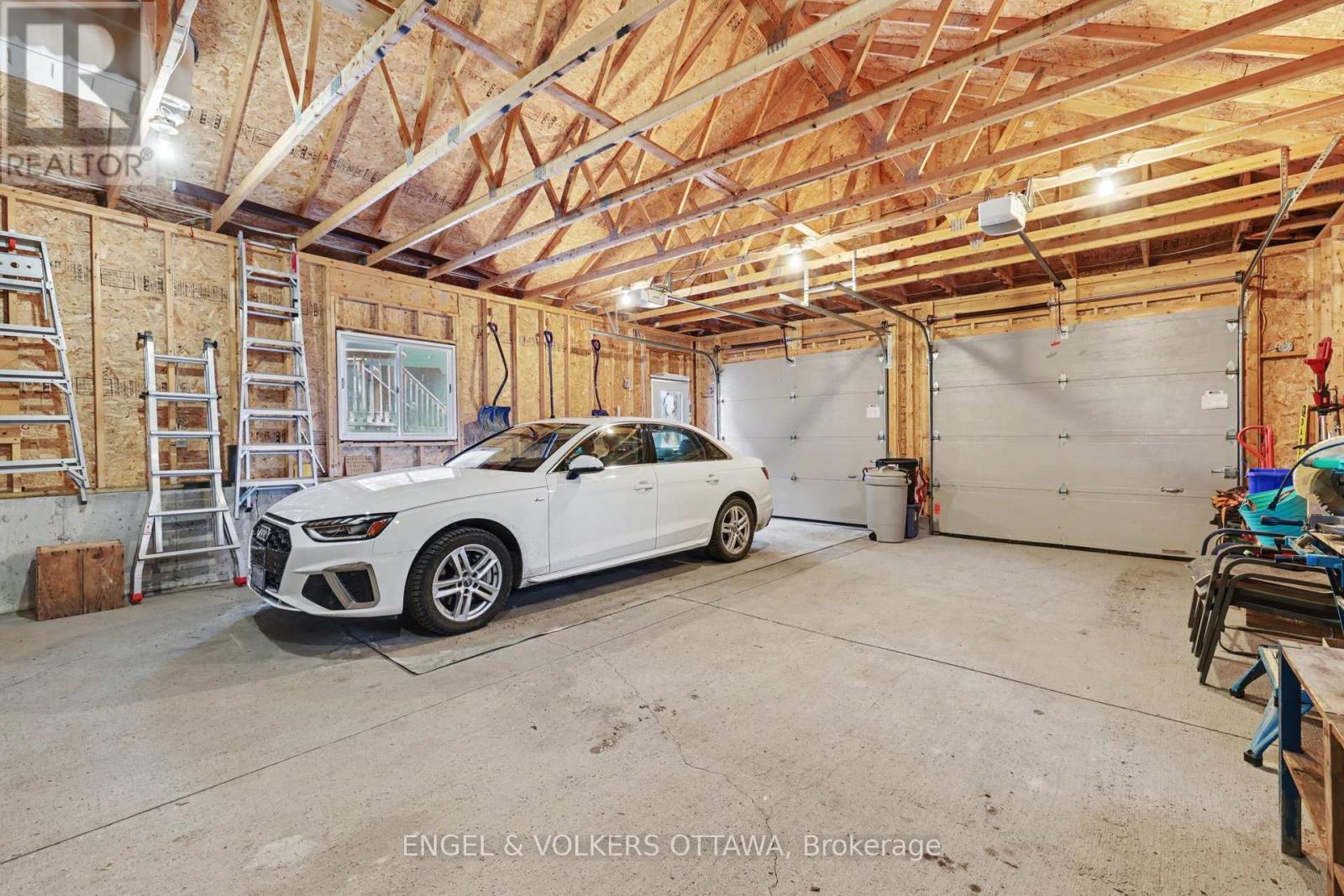 4637 NORTHWOODS DRIVE - 36