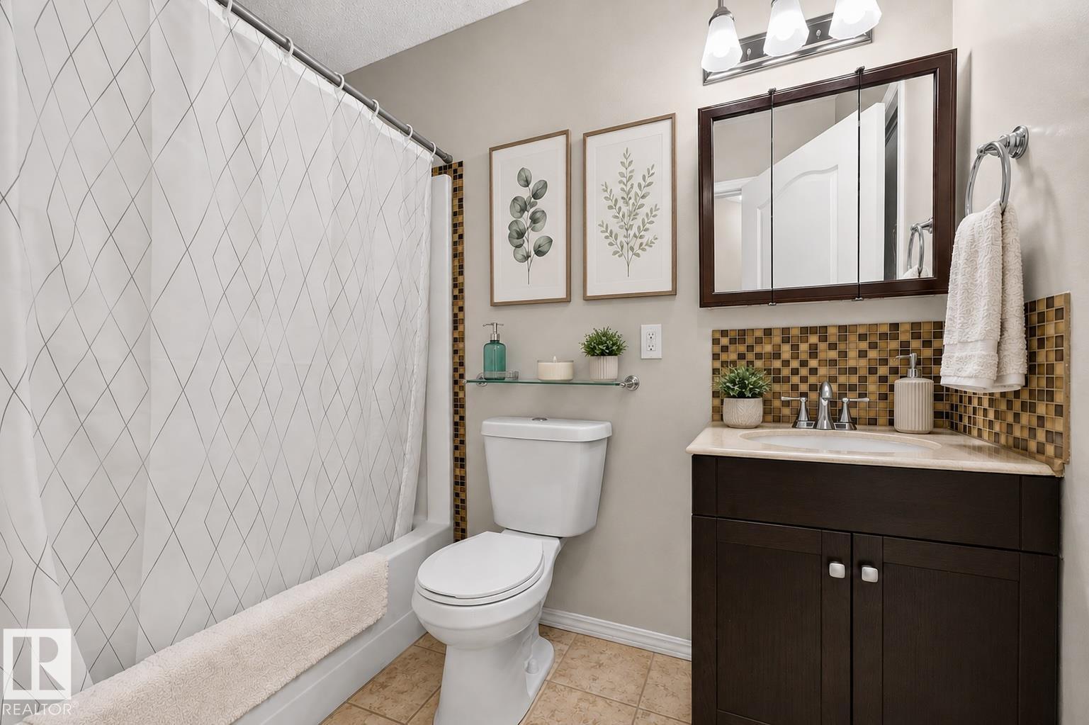 22 DORIAN WY — photo 10