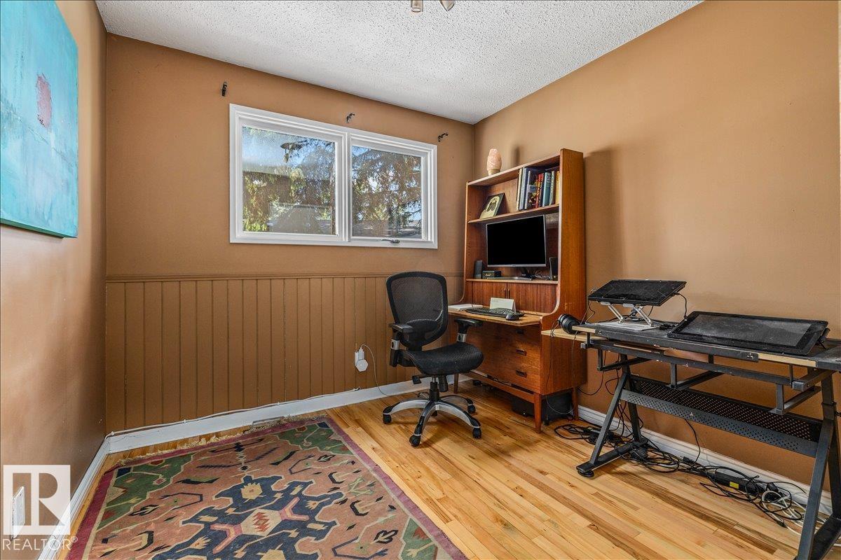 135 HOMESTEAD CR NW NW - 16