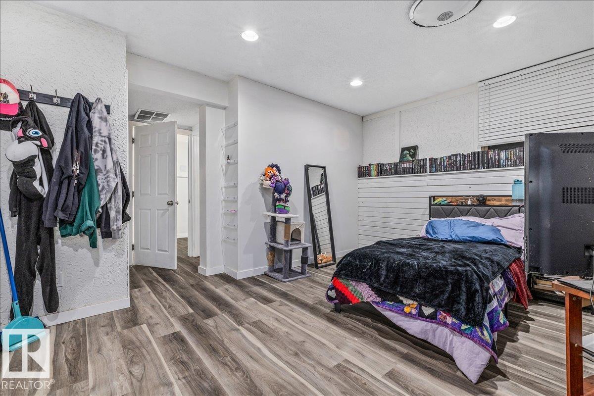 135 HOMESTEAD CR NW NW - 26