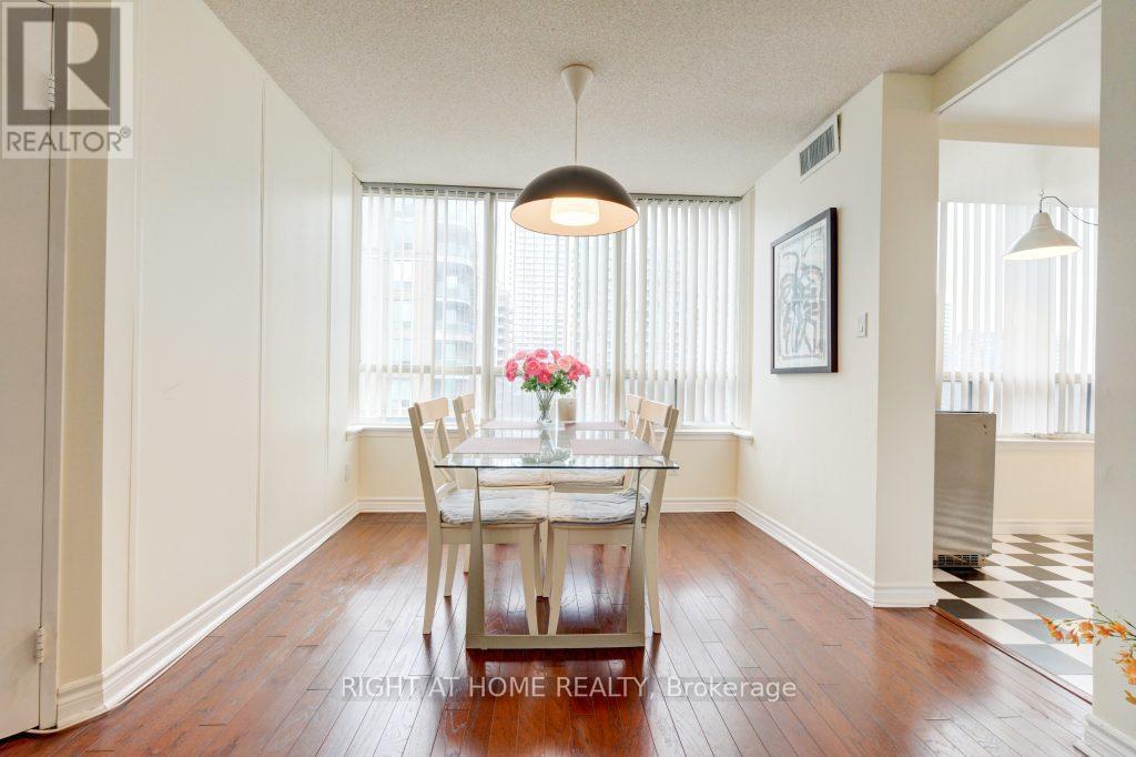 #905 7 BISHOP AVENUE - 13