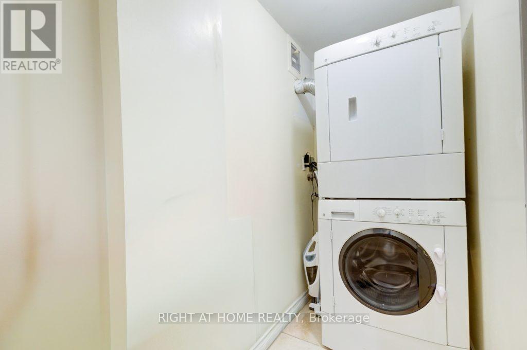 #905 7 BISHOP AVENUE - 22