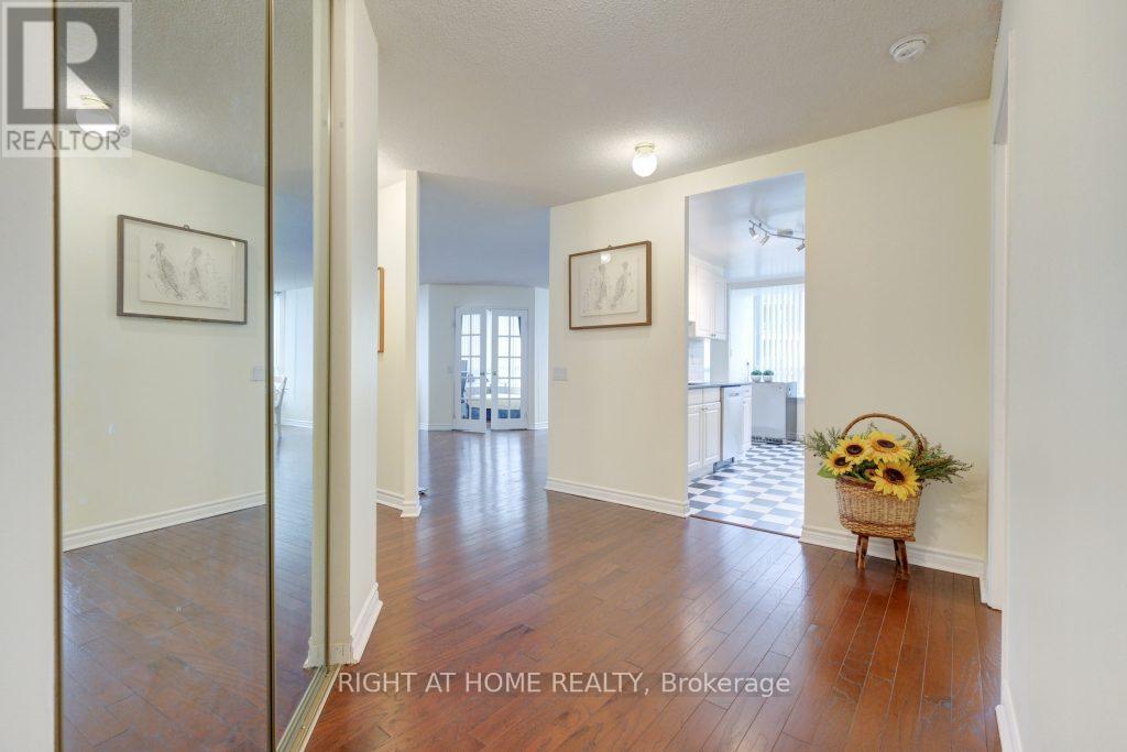 #905 7 BISHOP AVENUE - 9