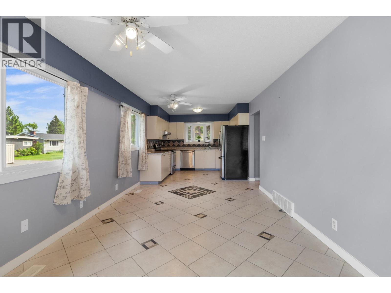 1801 GARDEN DRIVE - 4