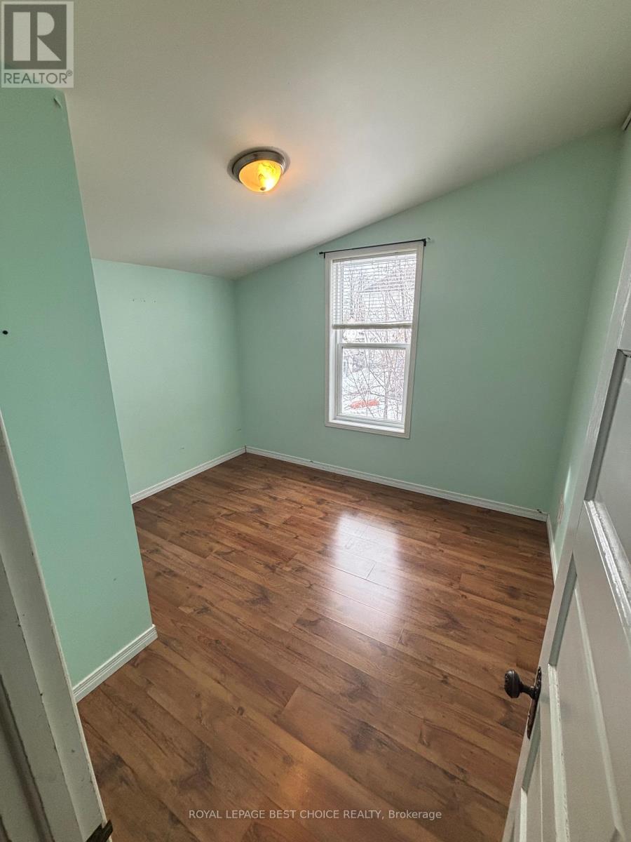 575 GEORGINA AVENUE - 11
