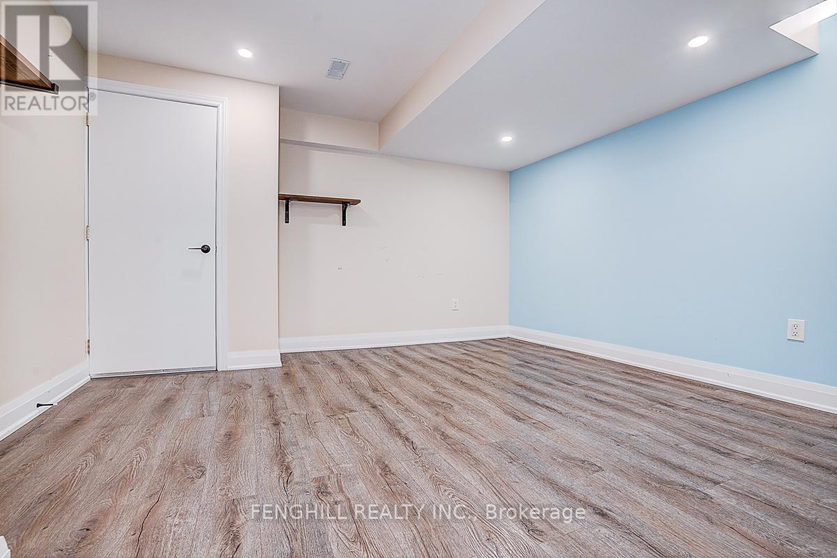 375 WHITE'S HILL AVENUE - 28