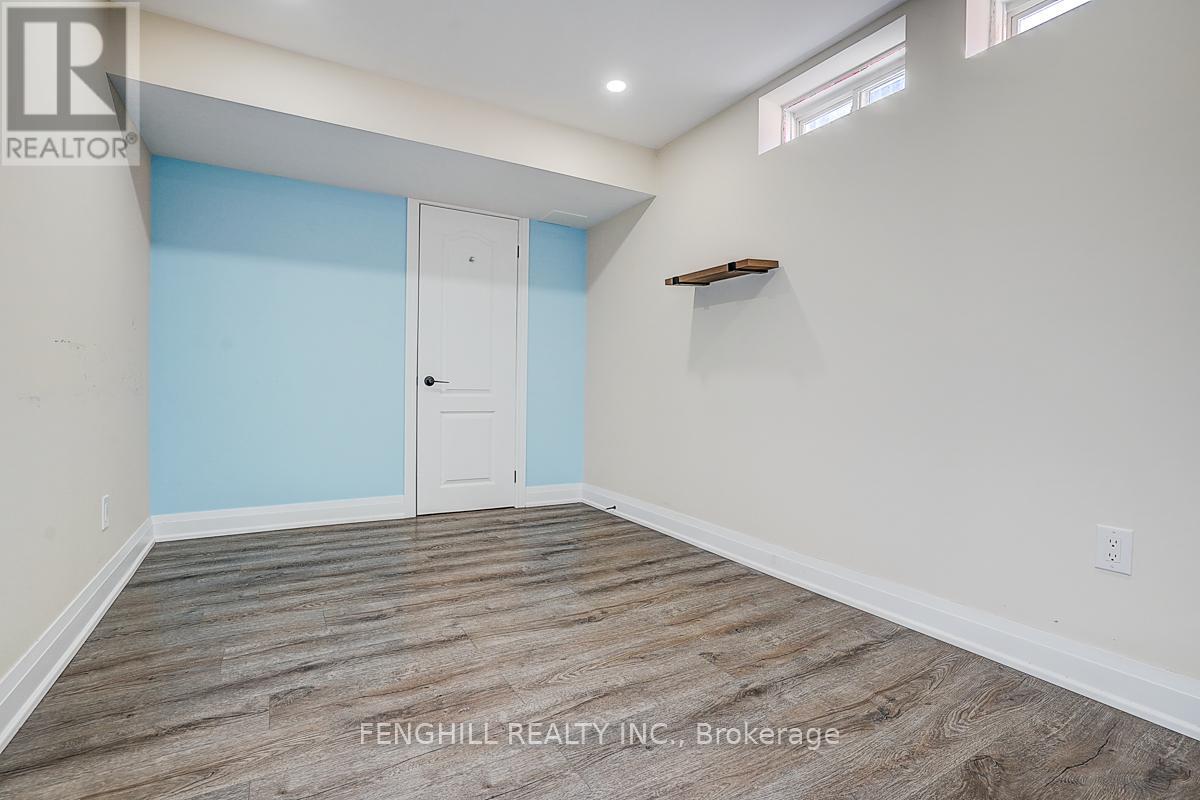 375 WHITE'S HILL AVENUE - 30