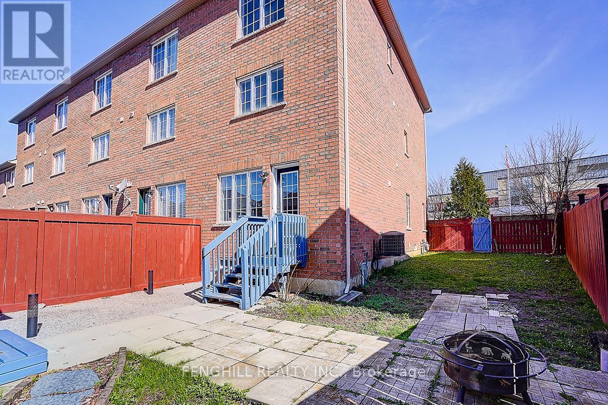 375 WHITE'S HILL AVENUE - 32