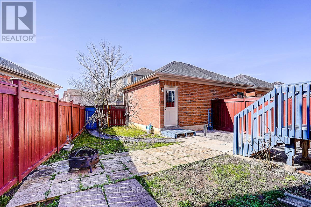 375 WHITE'S HILL AVENUE - 33