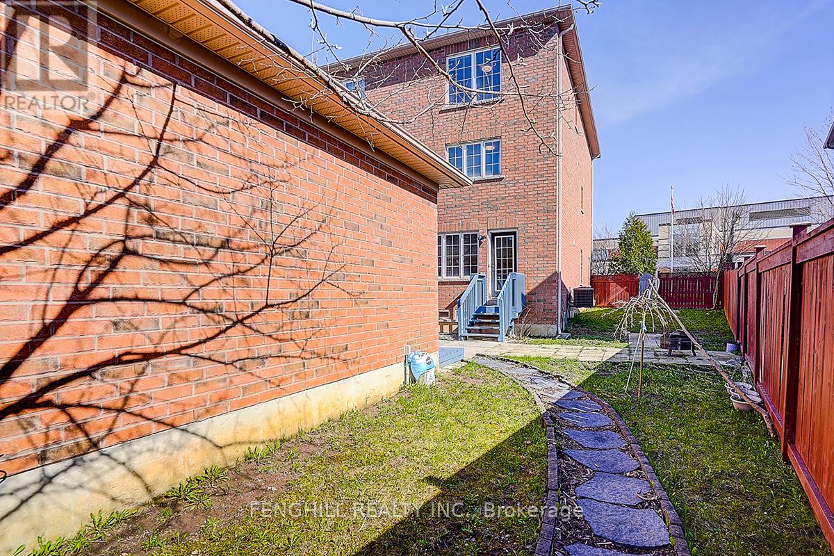 375 WHITE'S HILL AVENUE - 35