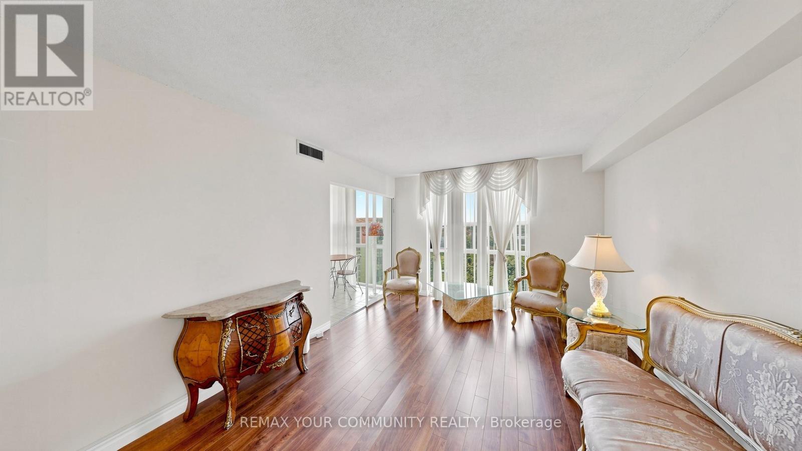 #1109 20 HARDING BOULEVARD W - 10