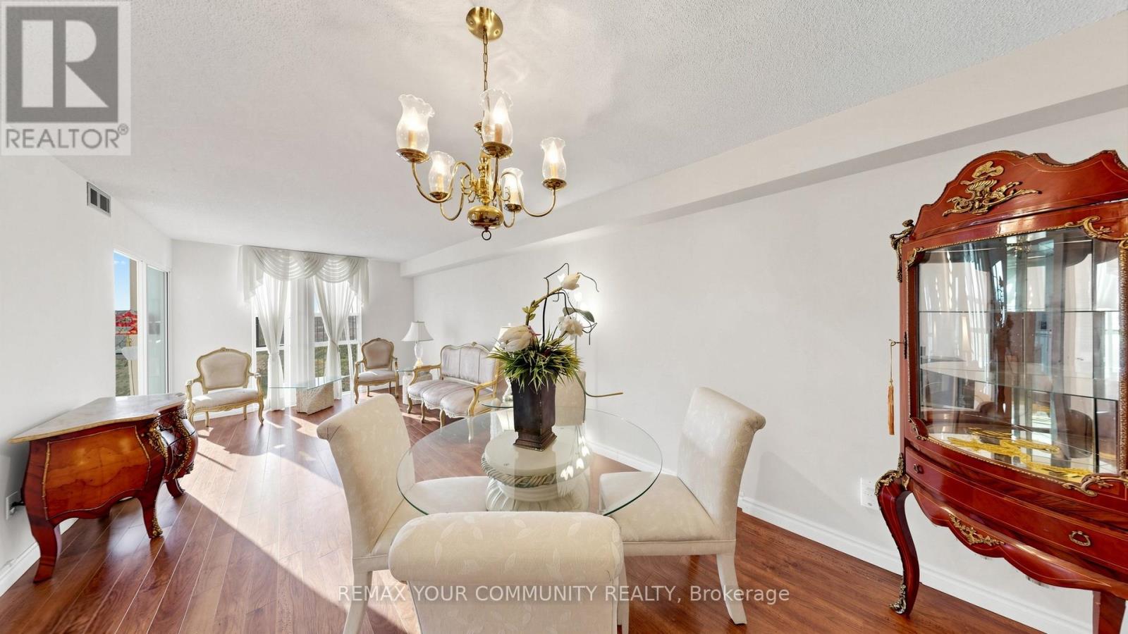 #1109 20 HARDING BOULEVARD W - 12