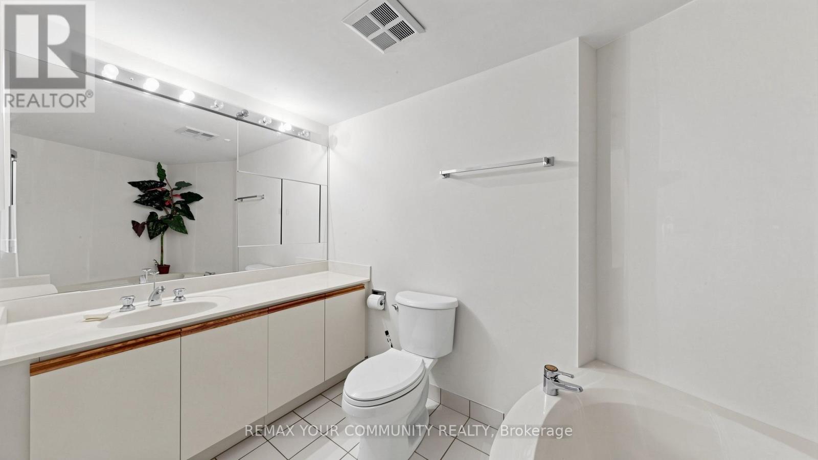 #1109 20 HARDING BOULEVARD W - 21