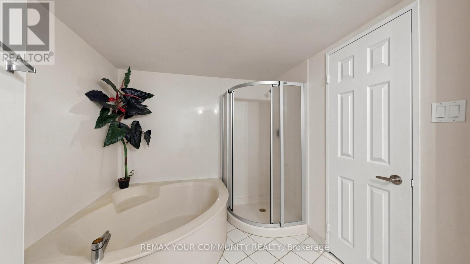 #1109 20 HARDING BOULEVARD W - 22