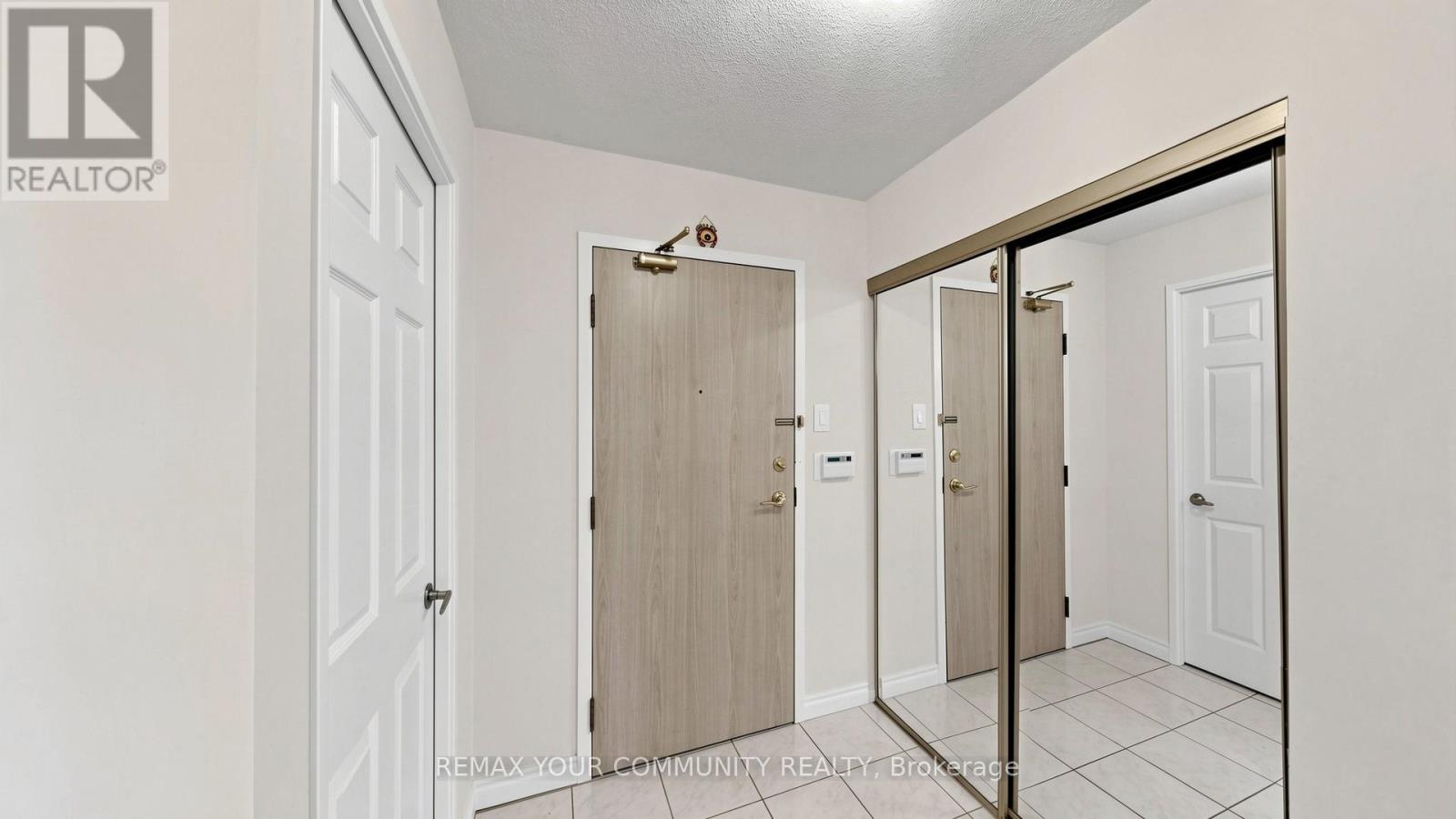#1109 20 HARDING BOULEVARD W - 23