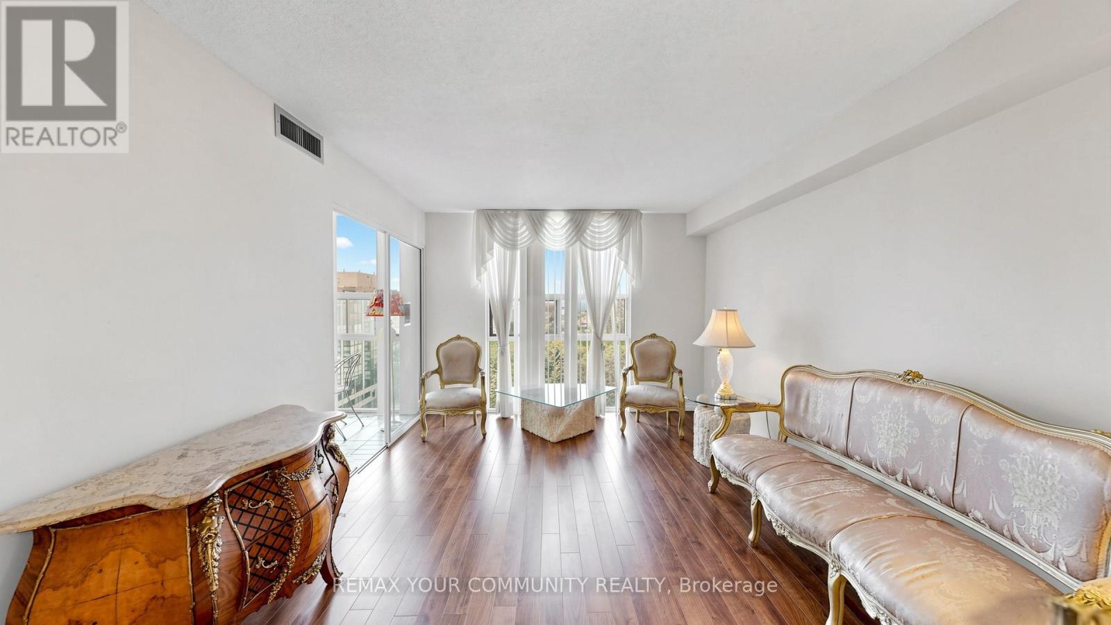 #1109 20 HARDING BOULEVARD W - 7