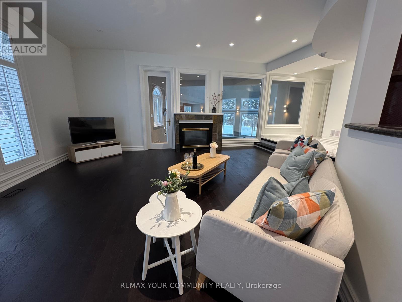 76 SILVER FOX PLACE - 5